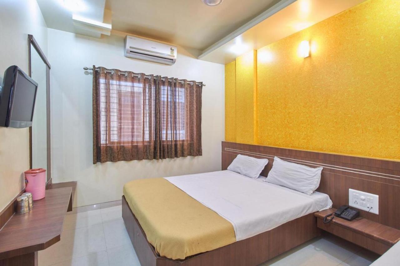 Hotel Jain Residency Ширді Екстер'єр фото