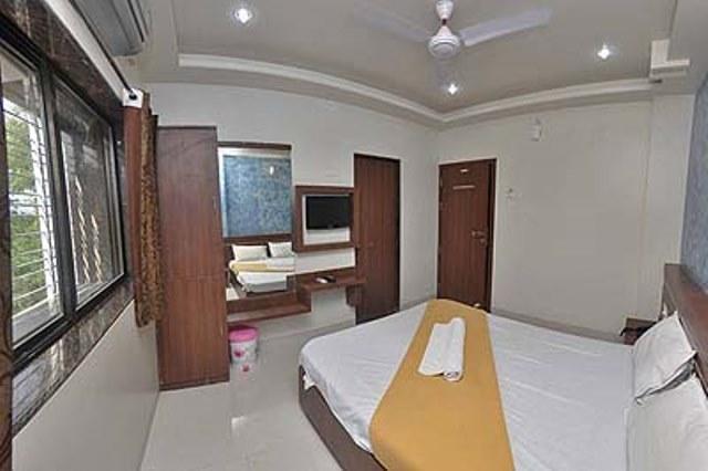Hotel Jain Residency Ширді Екстер'єр фото