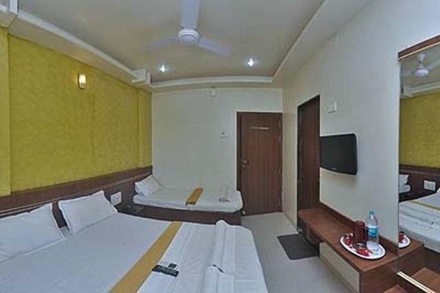Hotel Jain Residency Ширді Номер фото