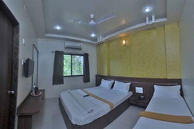 Hotel Jain Residency Ширді Екстер'єр фото